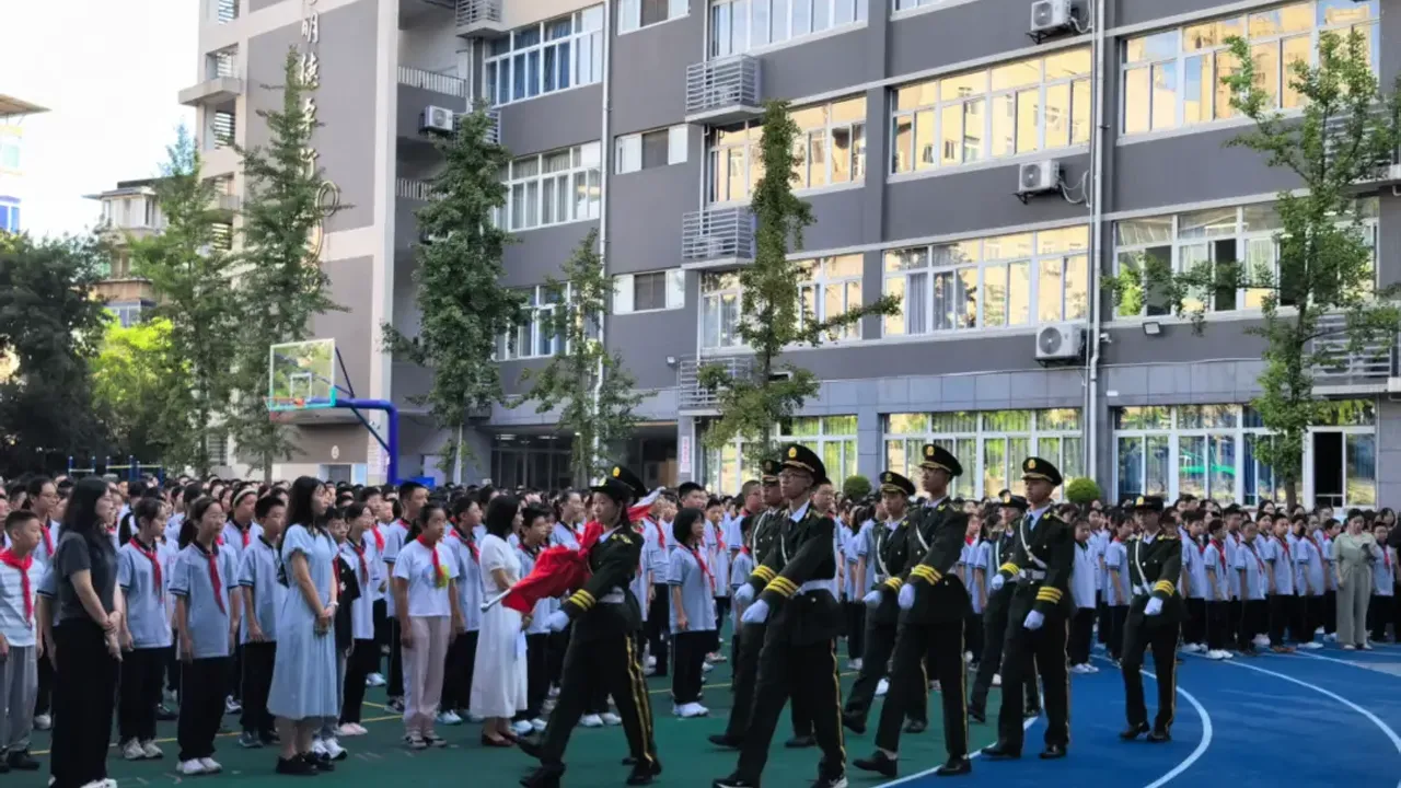 抗战烽烟英雄志 青春照亮强国路